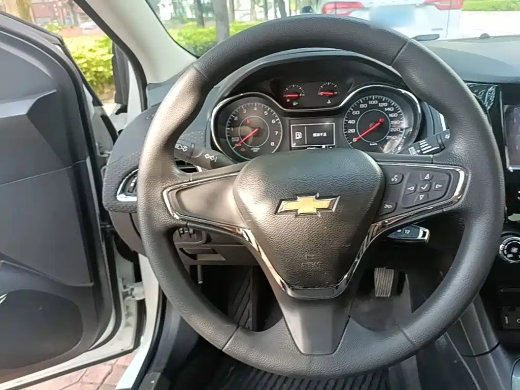 Chevrolet Cruze — миниатюра 11