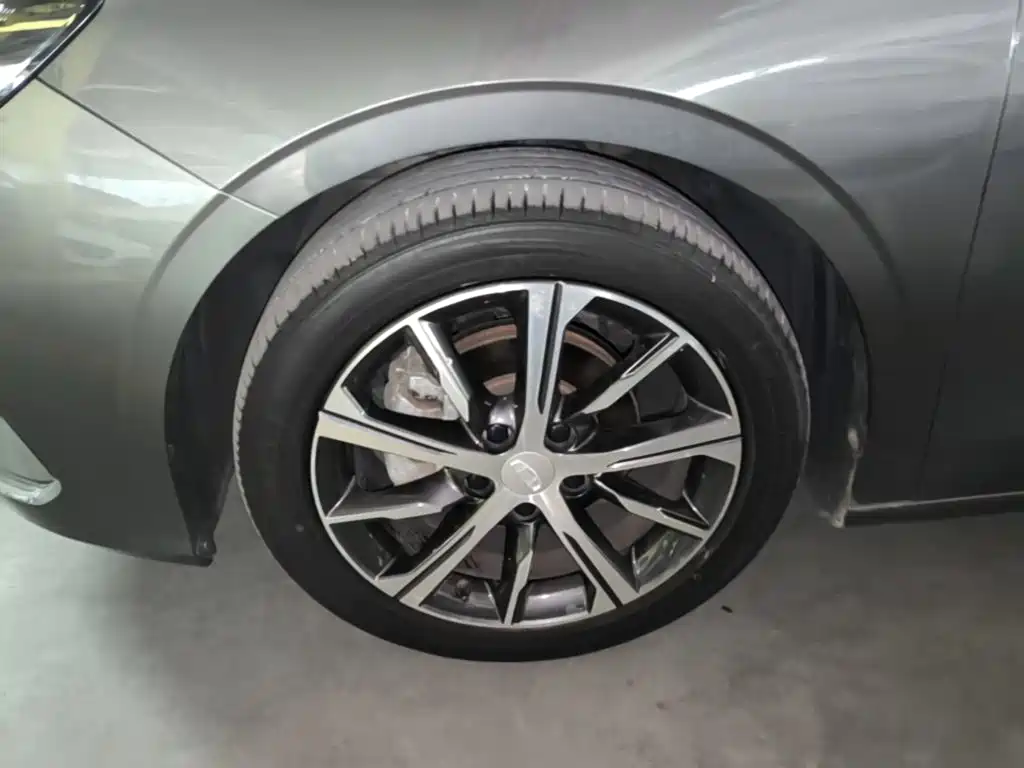 Geely Emgrand — миниатюра 23