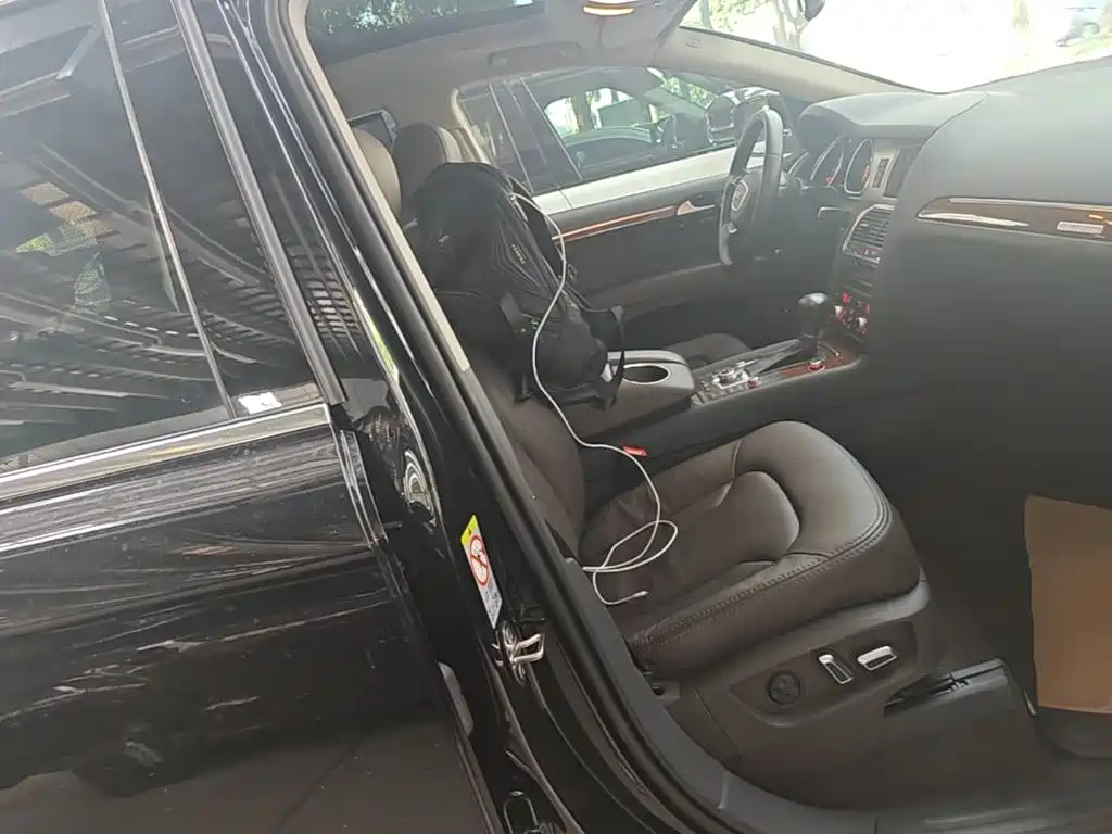 Audi Q7 — миниатюра 25