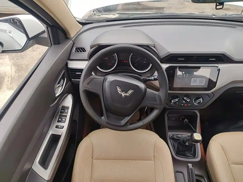 Wuling Hongguang — миниатюра 11