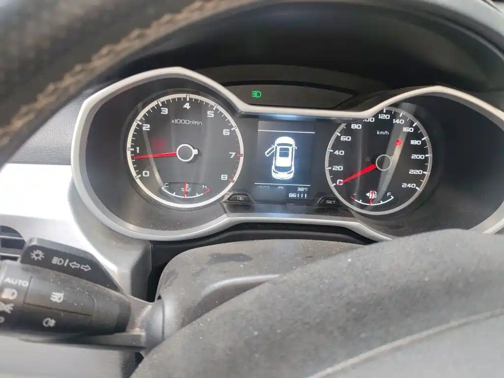 Geely Boyue — миниатюра 4