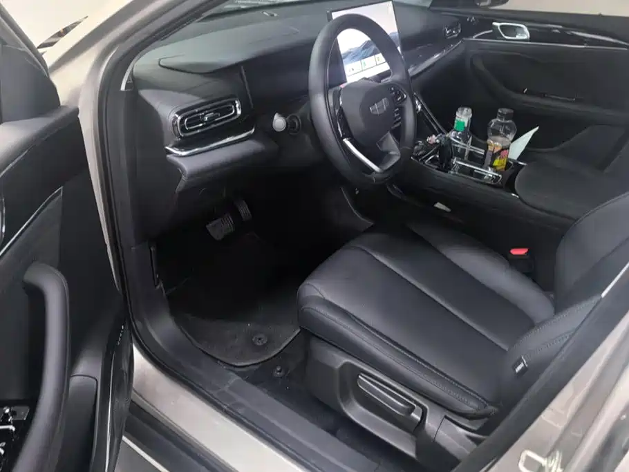 Geely Emgrand — миниатюра 9