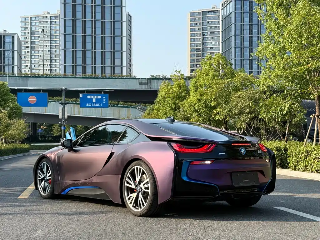 BMW i8 — миниатюра 7