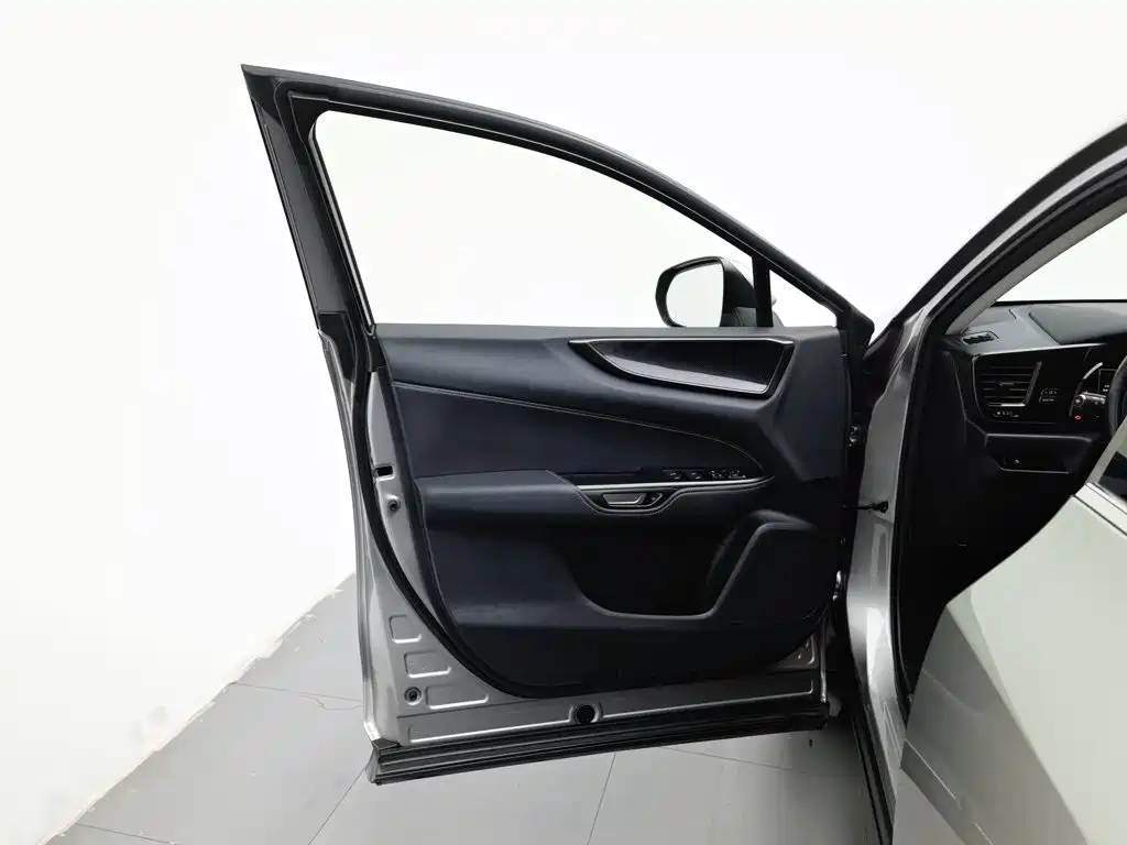 Lexus NX — миниатюра 8