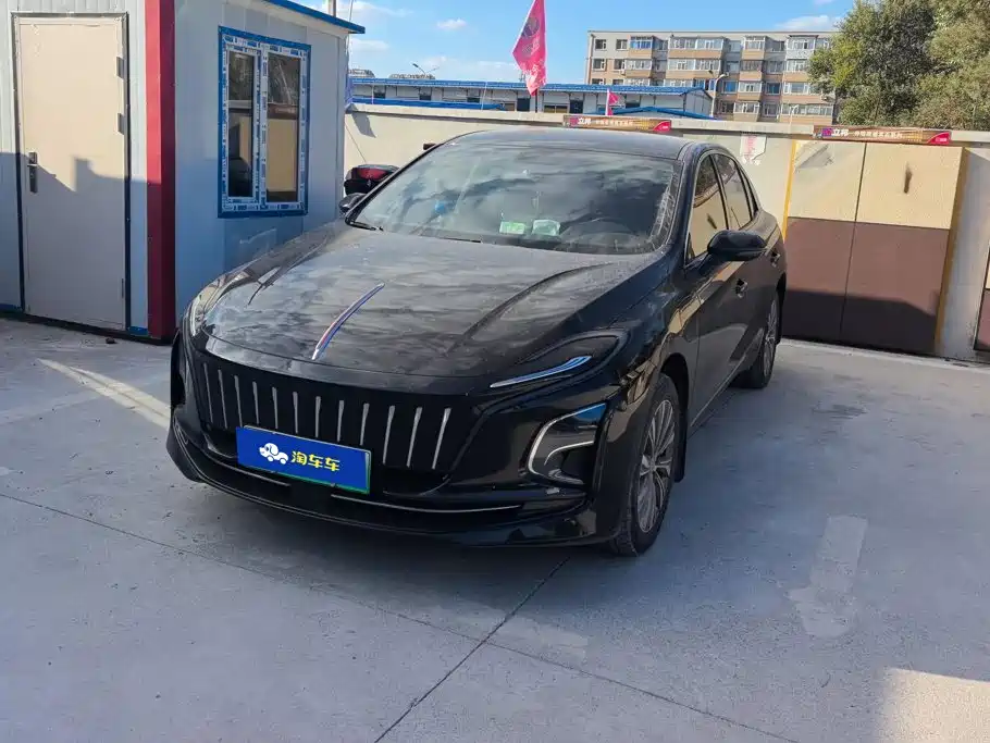 Hongqi Hongqi E-QM5