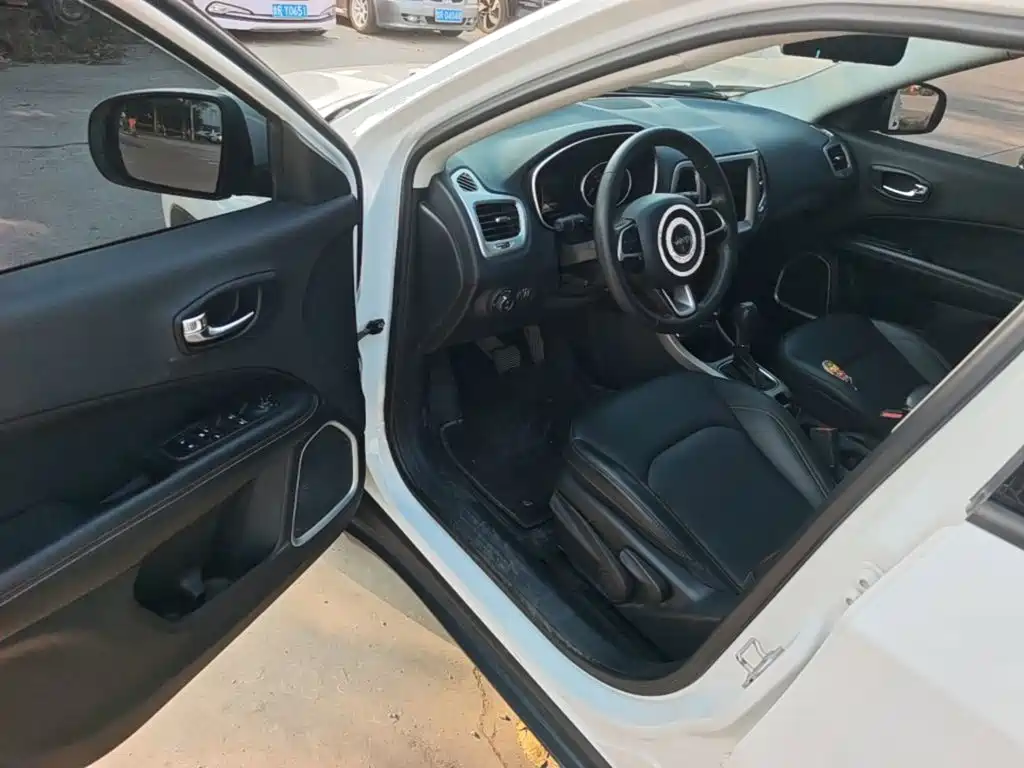 Jeep Compass — миниатюра 16