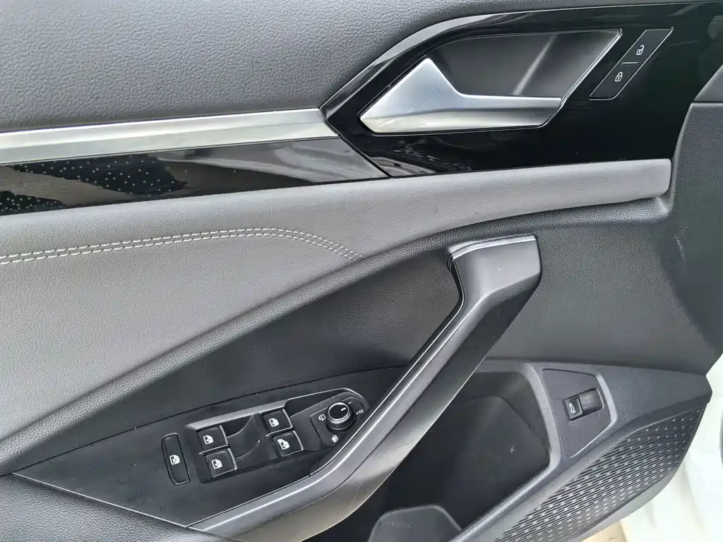 Volkswagen Sagitar — миниатюра 29