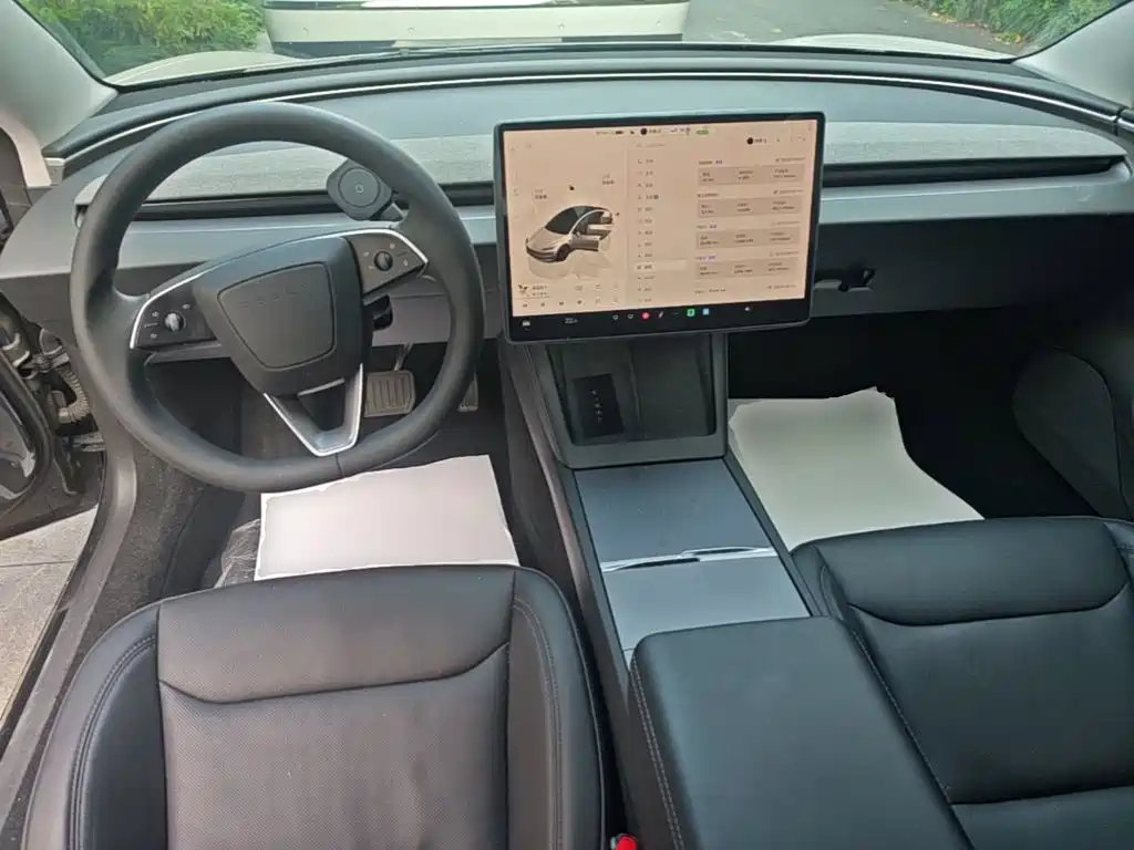 Tesla Model 3 — миниатюра 10