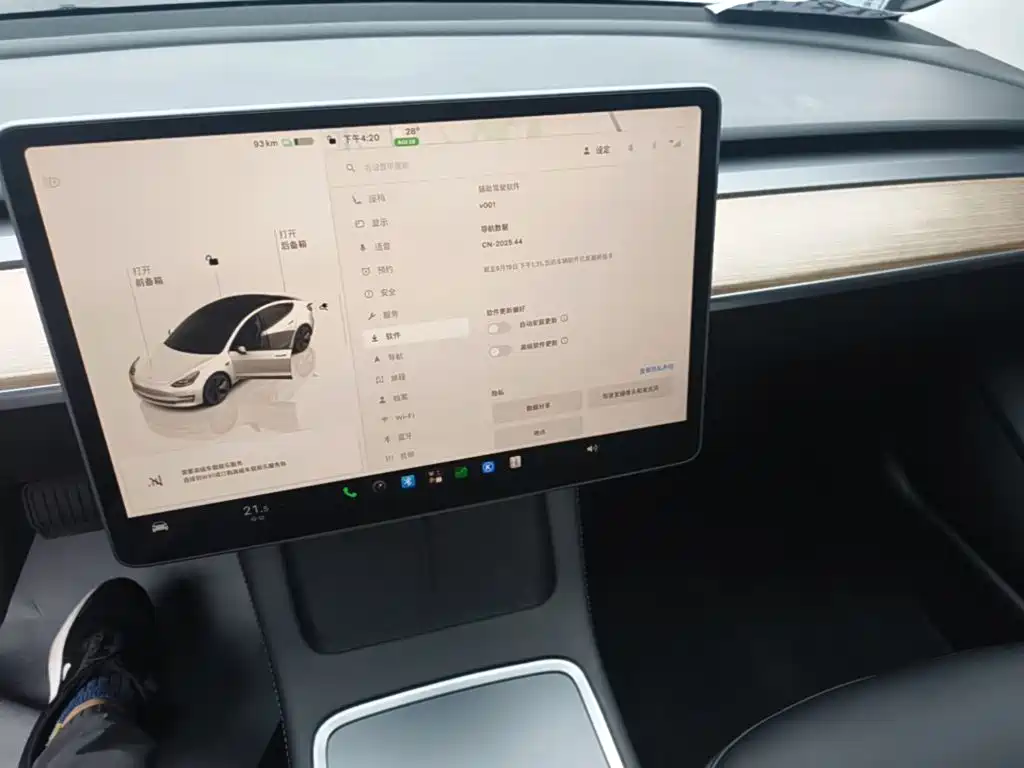 Tesla Model 3 — миниатюра 13
