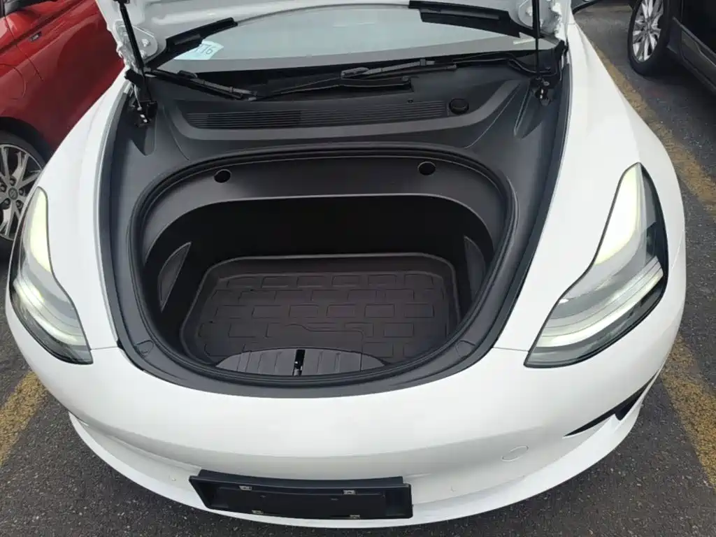 Tesla Model 3 — миниатюра 20