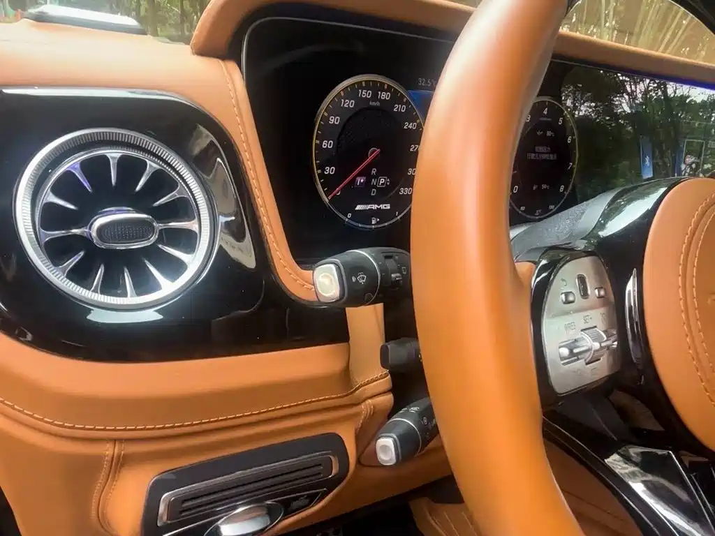 Mercedes-Benz G-Class — миниатюра 11