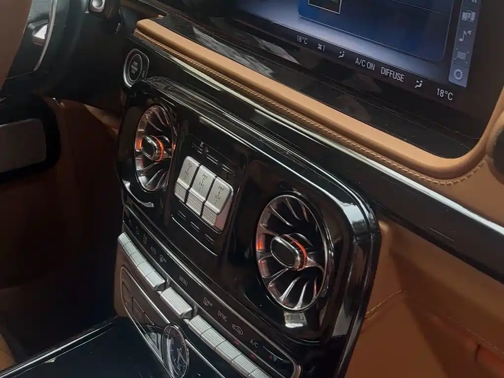 Mercedes-Benz G-Class — миниатюра 12