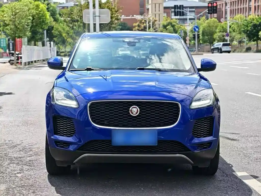 Jaguar E-PACE — миниатюра 3