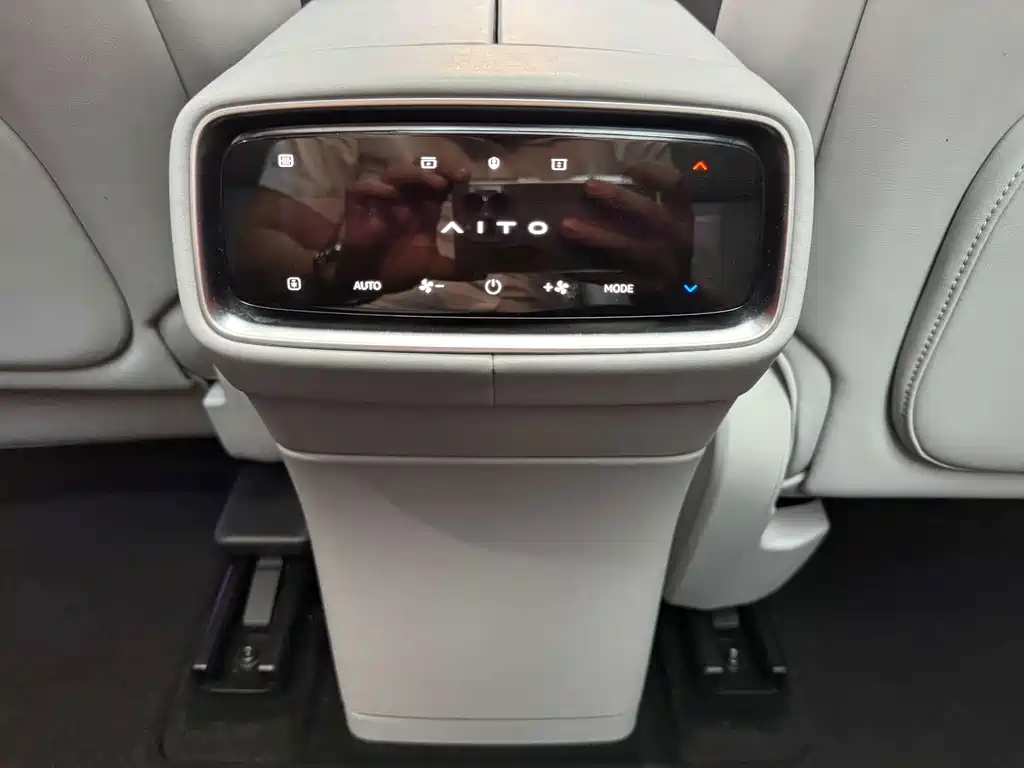AITO AITO M9 — миниатюра 16