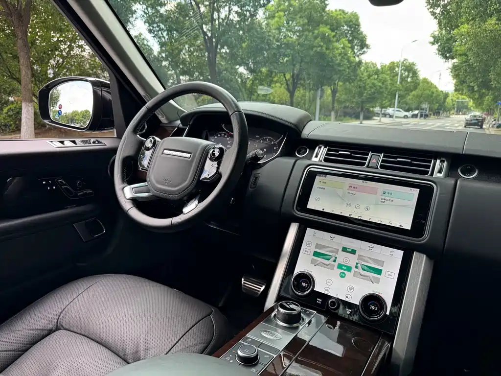 Land Rover Range Rover — миниатюра 12