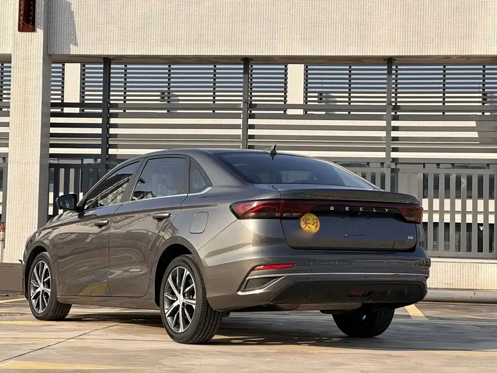Geely Emgrand — миниатюра 5