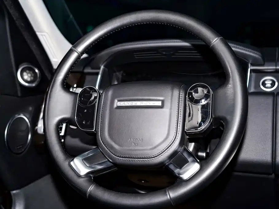 Land Rover Range Rover — миниатюра 17