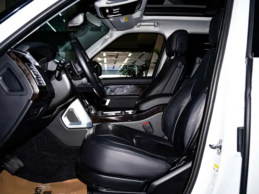 Land Rover Range Rover — миниатюра 9