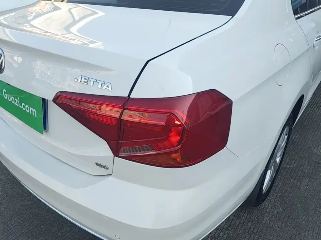 Volkswagen Jetta — миниатюра 8