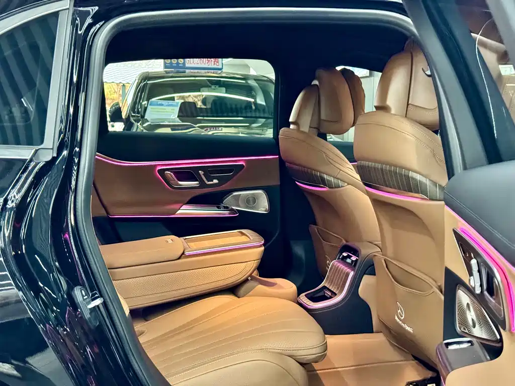 Mercedes-Benz E-Class — миниатюра 9