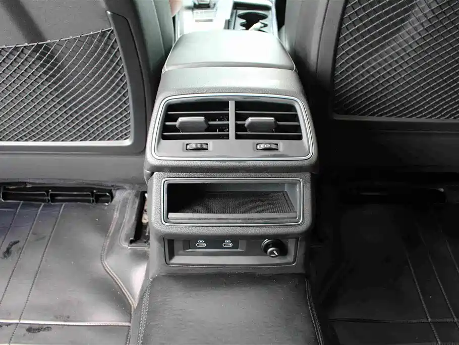 Audi A6L — миниатюра 12