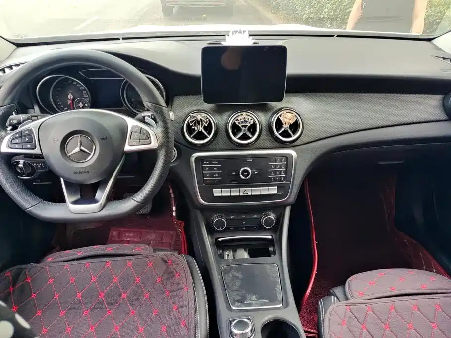 Mercedes-Benz GLA — миниатюра 12