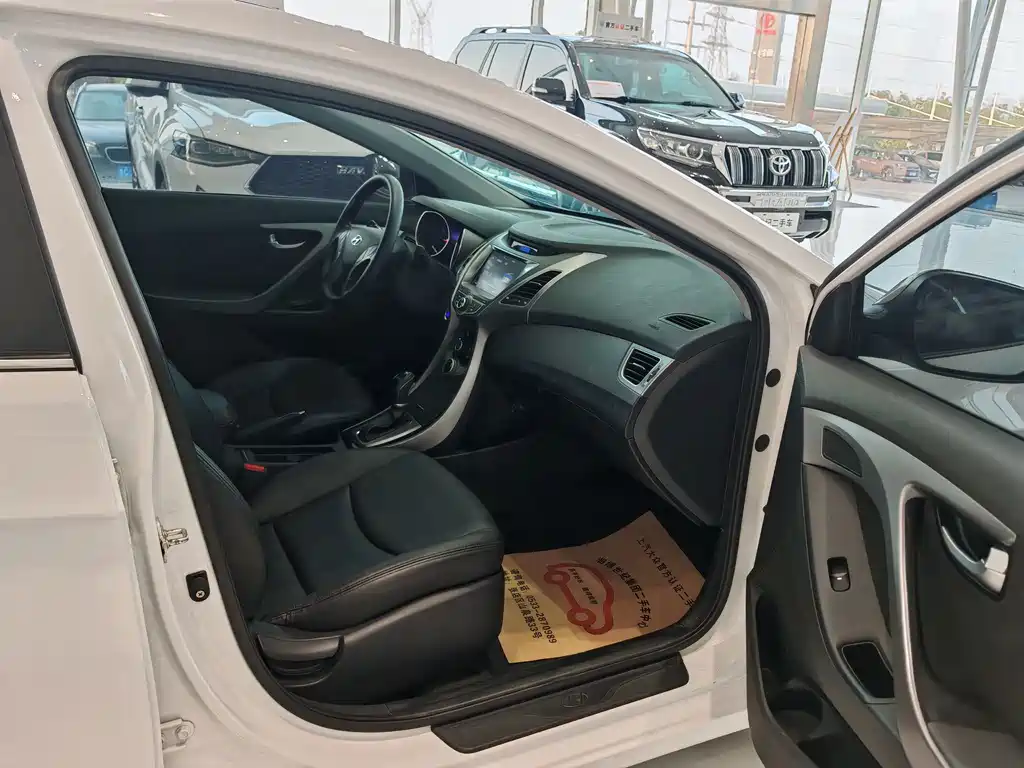 Hyundai Elantra Langdong — миниатюра 13
