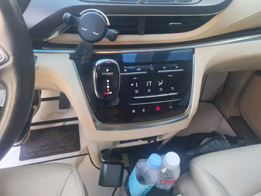 Buick GL8 — миниатюра 16