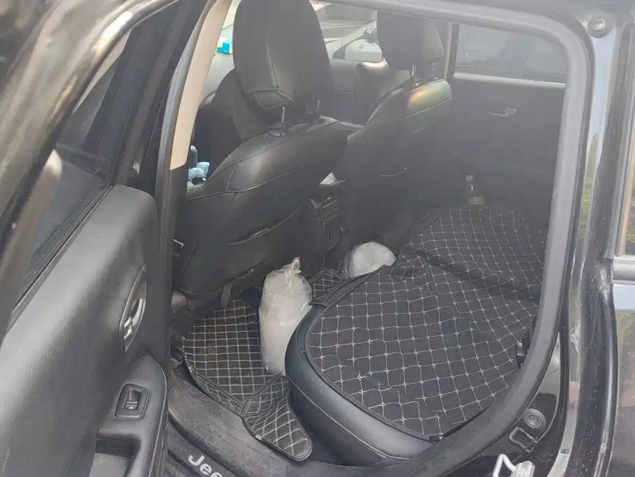Jeep Compass — миниатюра 10
