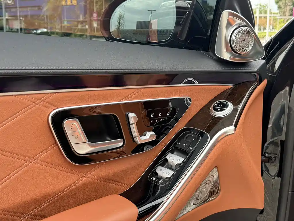 Mercedes-Benz S-Class — миниатюра 12