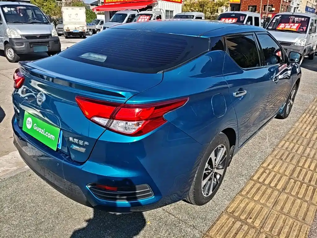 Nissan Bluebird — миниатюра 7