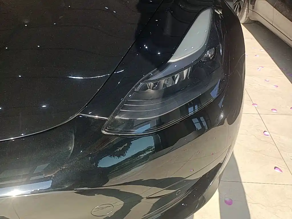 Tesla Model 3 — миниатюра 24