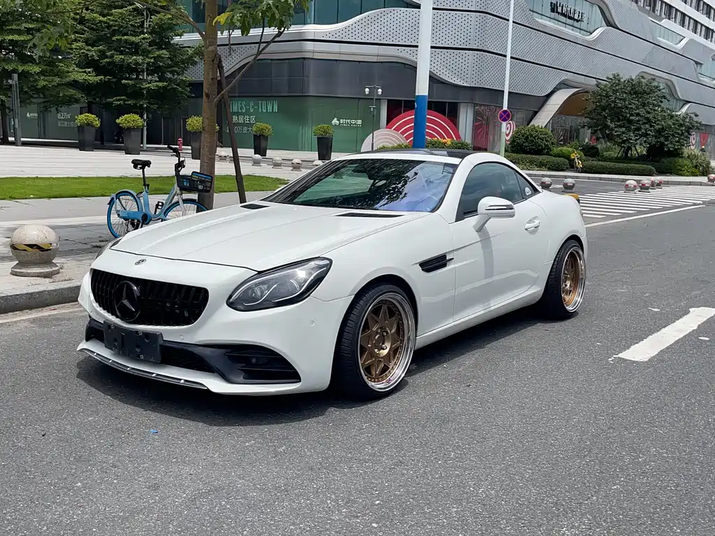 Купить Mercedes-Benz SLC