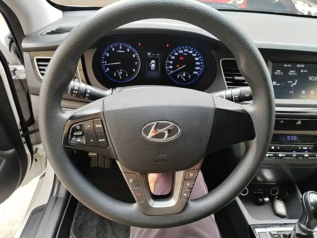 Hyundai Mistra — миниатюра 11
