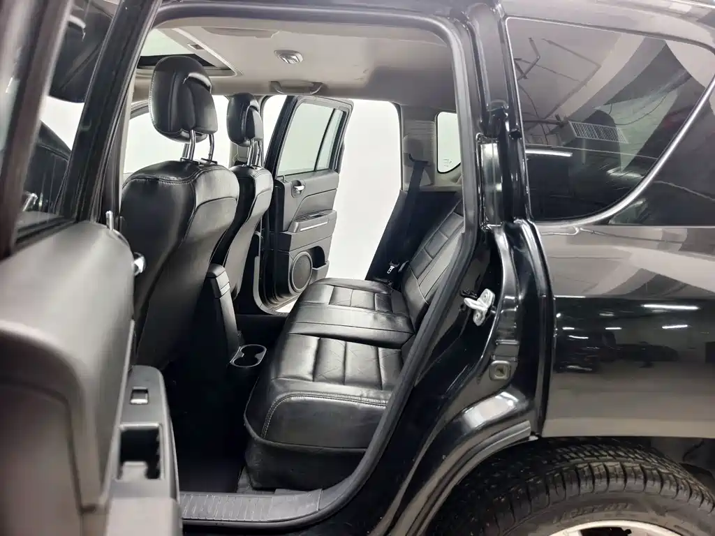 Jeep Compass (Import) — миниатюра 13