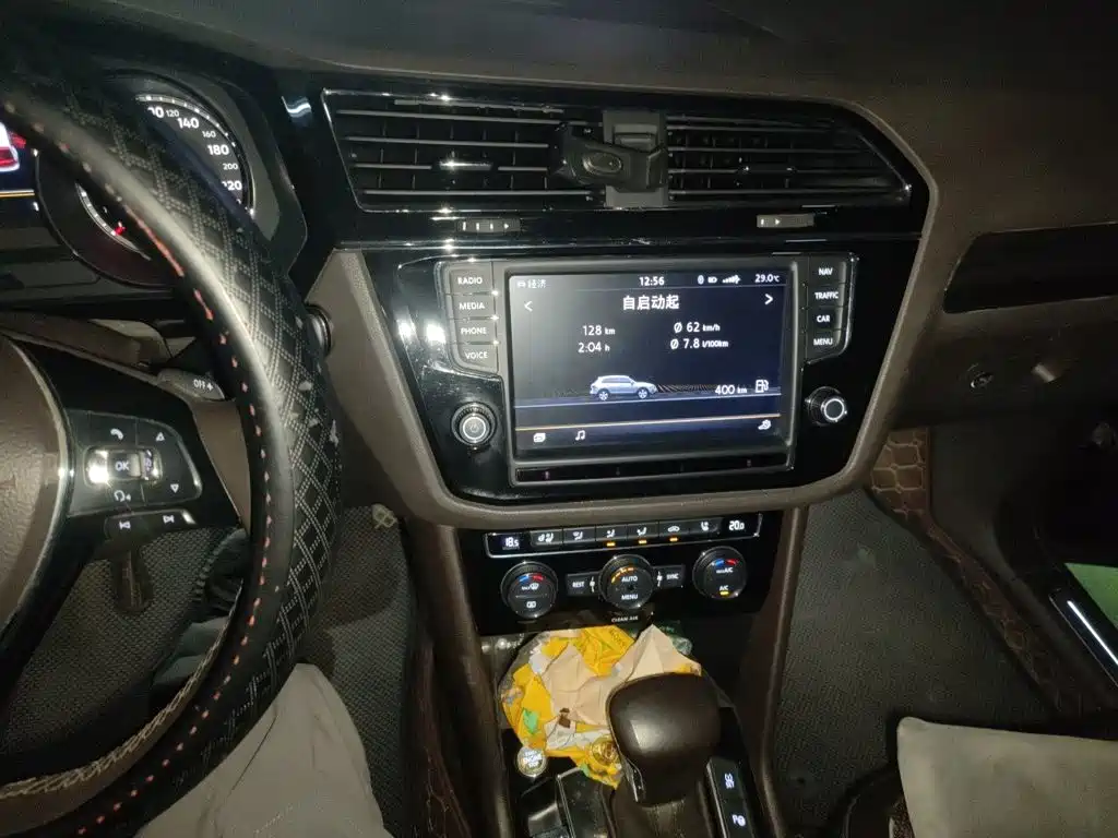 Volkswagen Tiguan L — миниатюра 9