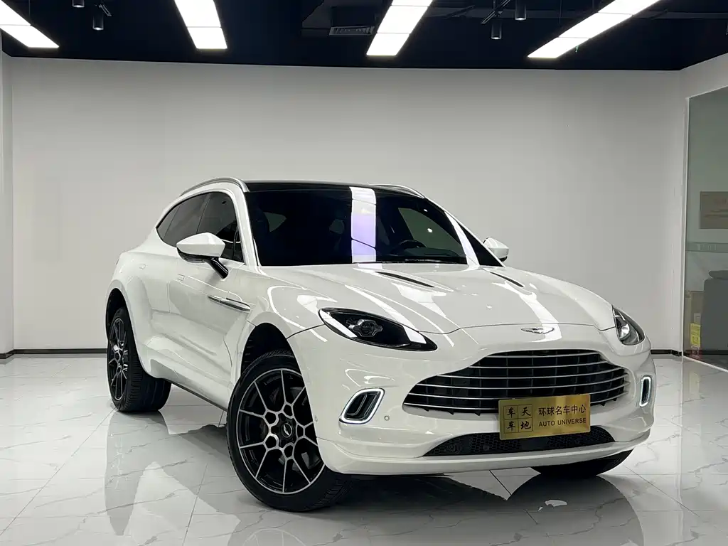 Aston Martin DBX 2021 4.0T V8