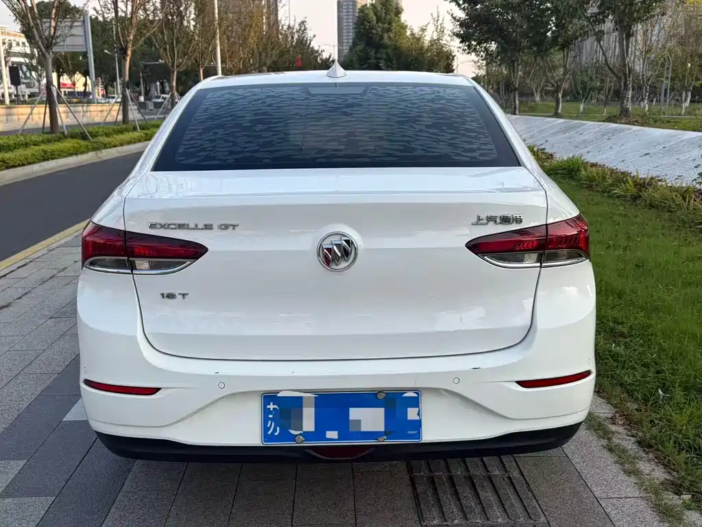 Buick Excelle — миниатюра 9