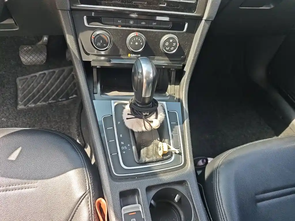 Volkswagen Golf — миниатюра 14