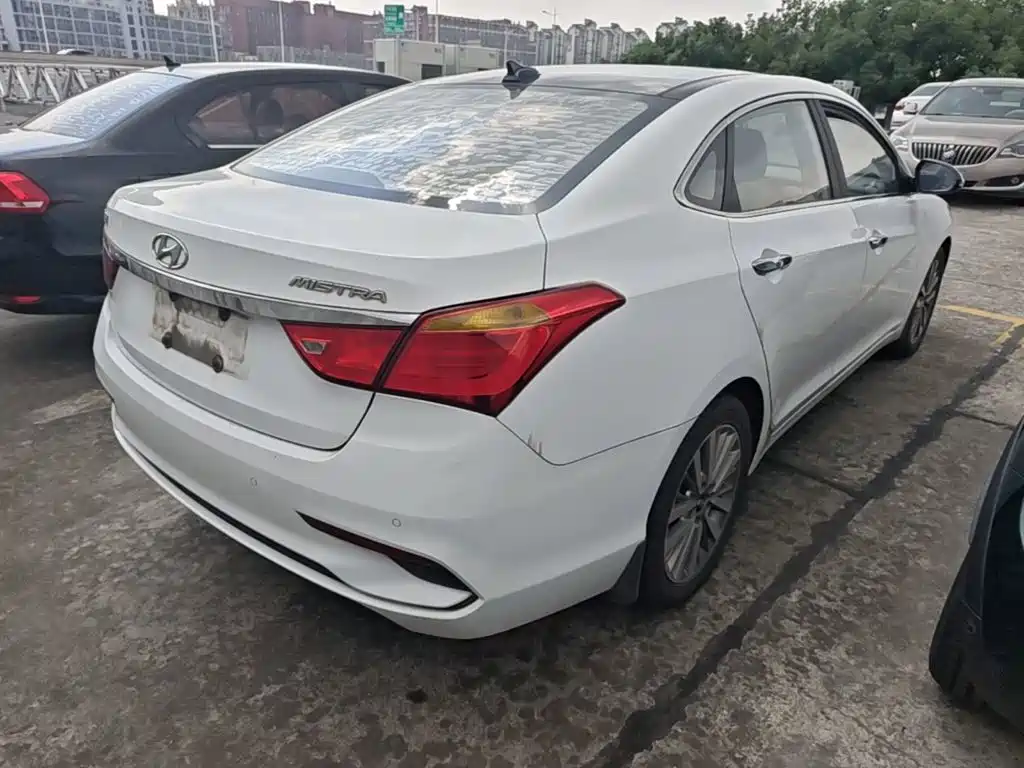 Hyundai Mistra — миниатюра 7