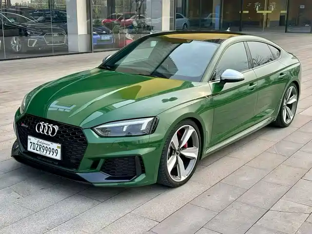 AUDI RS 5