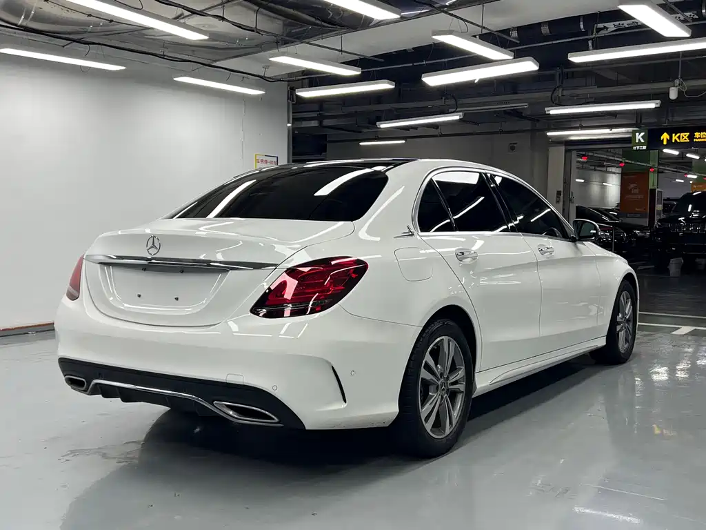 Mercedes-Benz C-Class — миниатюра 6