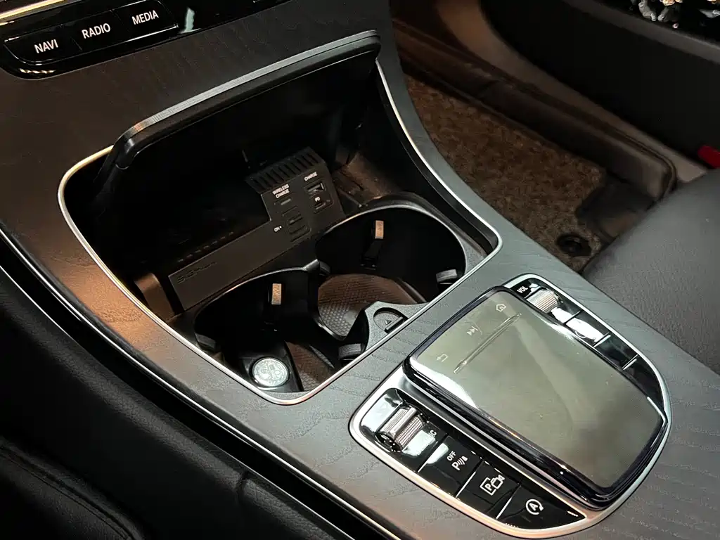 Mercedes-Benz C-Class — миниатюра 10