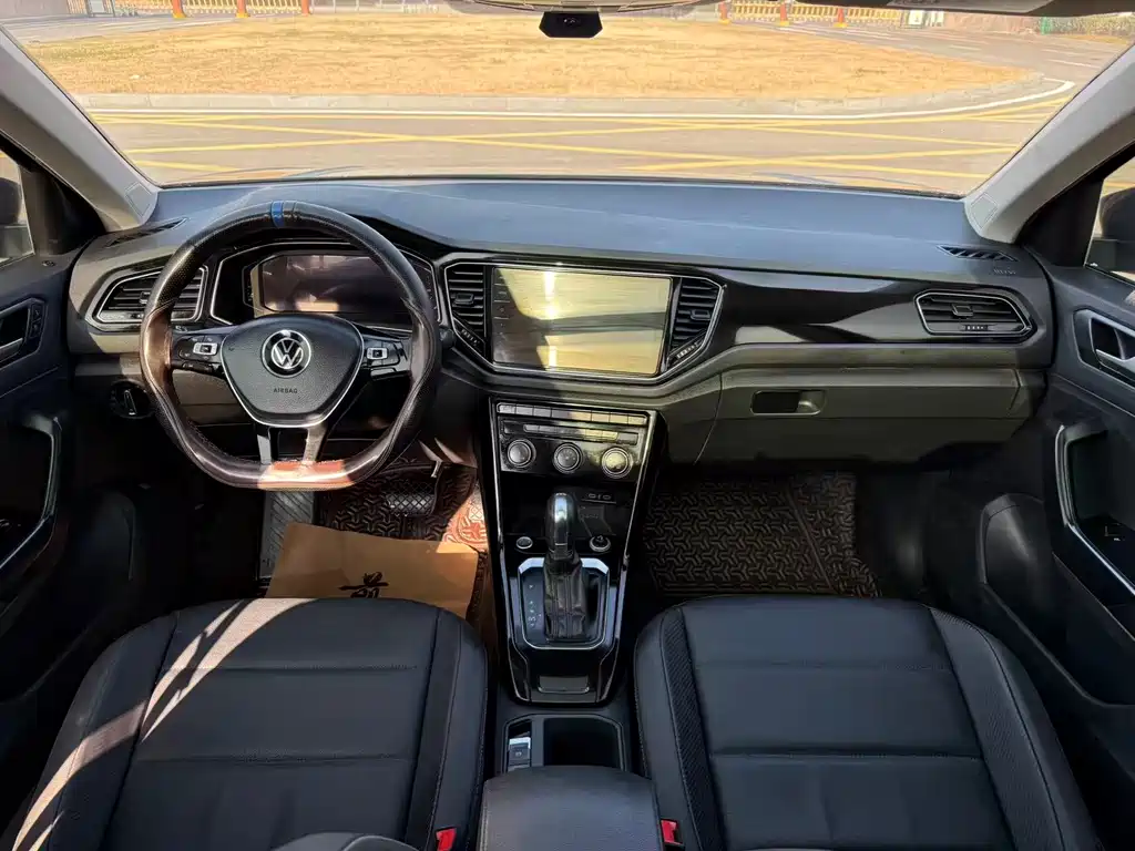 VOLKSWAGEN T ROC EXPLORING SONGS