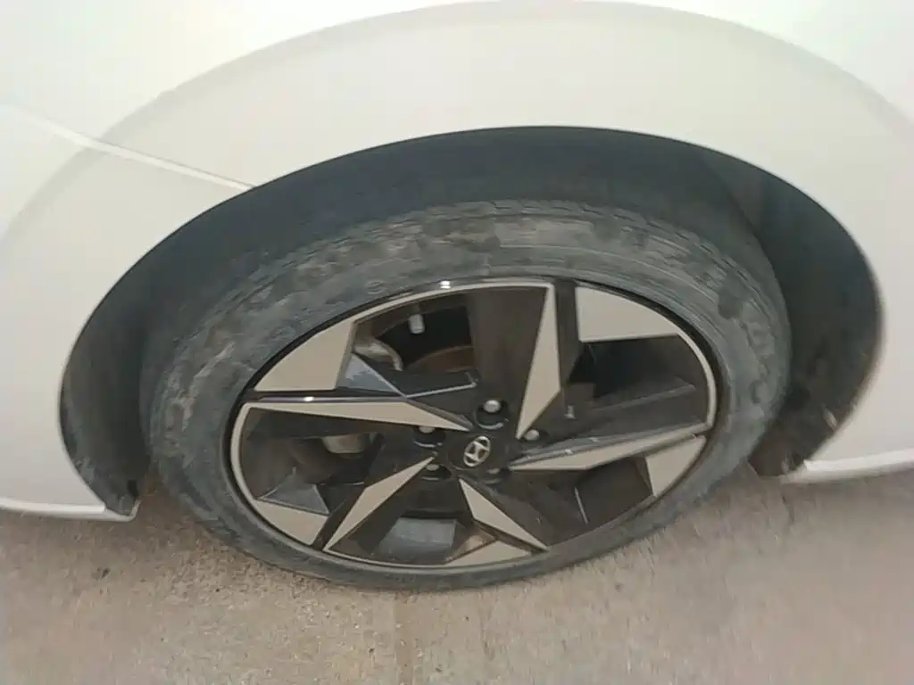 Hyundai Elantra — миниатюра 23