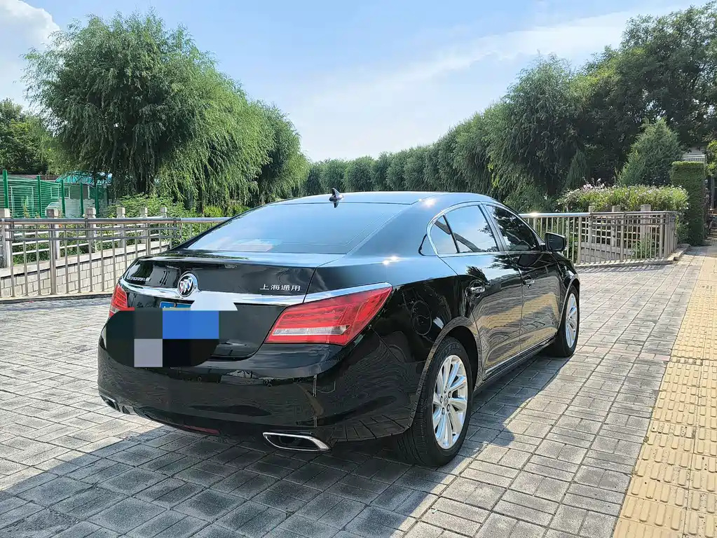 Buick LaCrosse — миниатюра 2