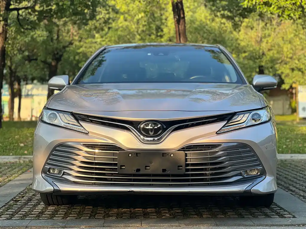 Toyota Camry — миниатюра 3