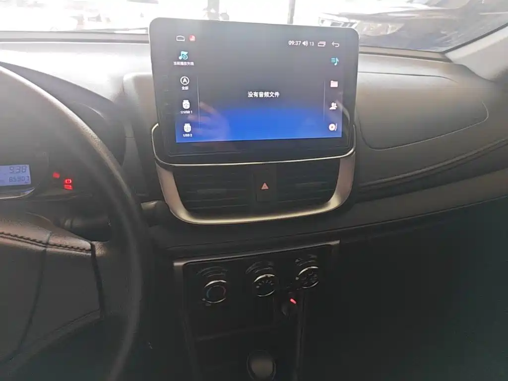 Toyota Yaris L — миниатюра 13