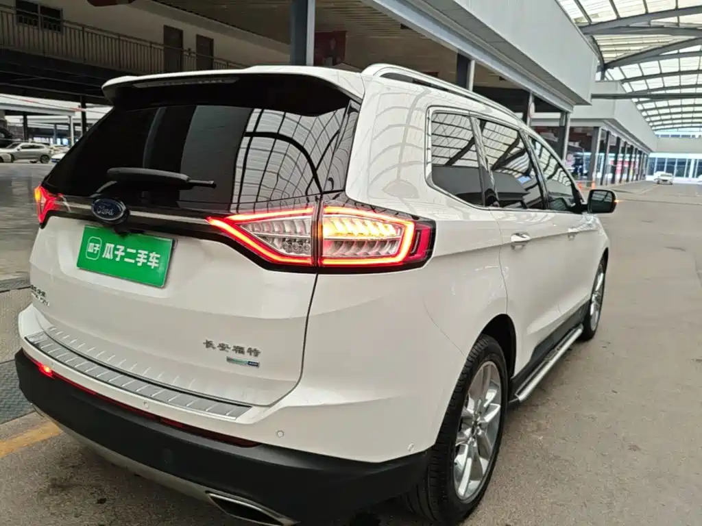 Ford Edge — миниатюра 8