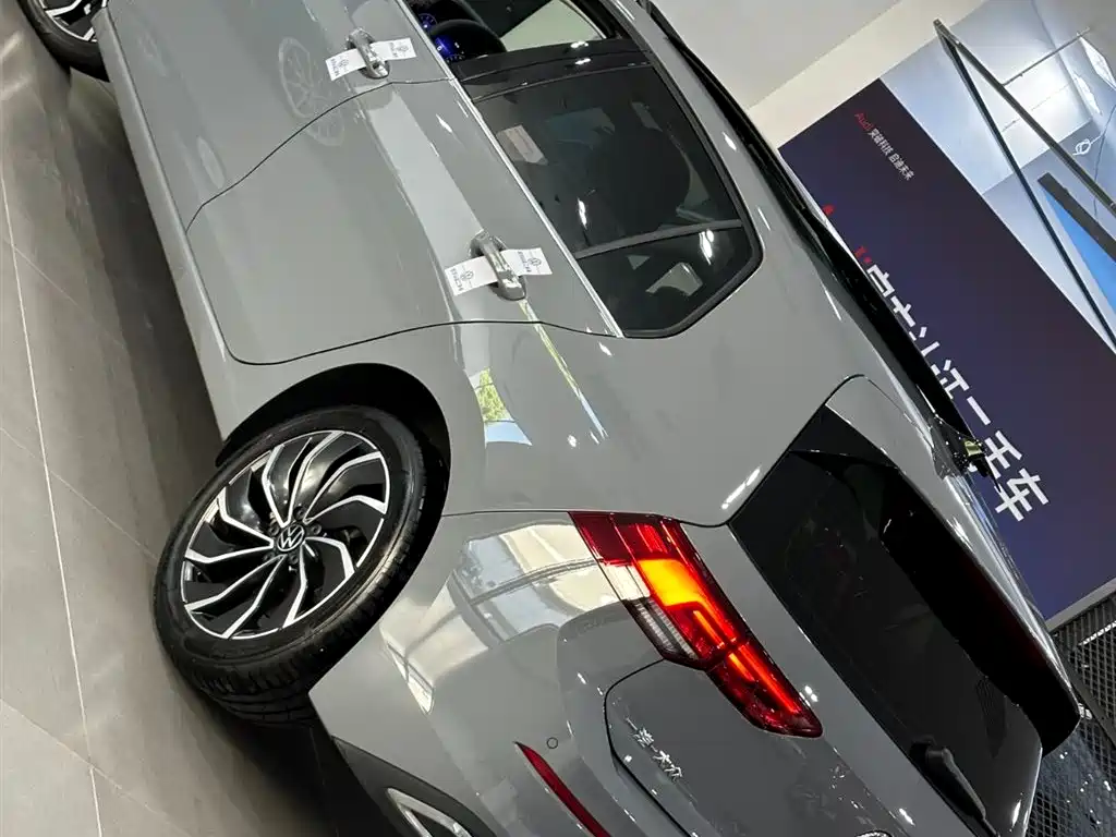 Volkswagen Golf — миниатюра 23